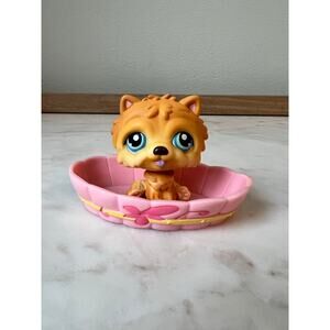 Littlest Pet Shop LPS Chow Chow Dog Figure #117 Blue Eyes with Pink Pet Bed 2005